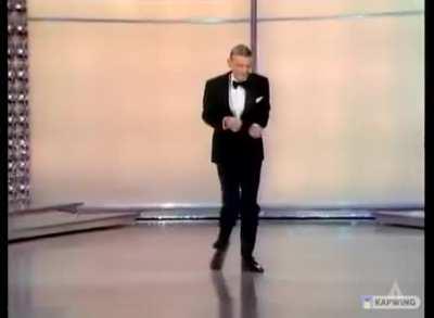 71-year old Fred Astaire groovin' at the 1970 Academy Awards