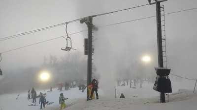 Absolute worst time for the ski lift to stop for this person