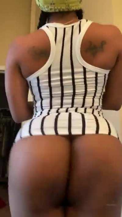 Ass Clapping In a Dress 🍑🍑👏🏽