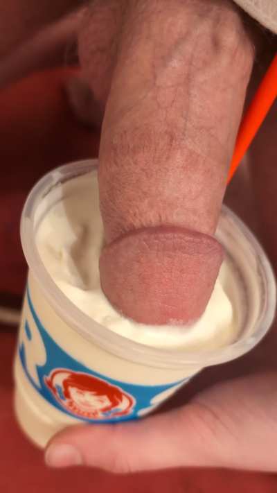 Doesn't everyone love dipping into their frosty