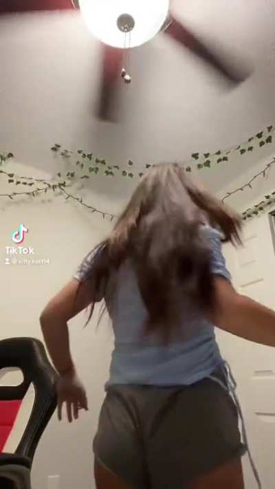 silly girl 🙈 new tiktok @ is kitty.kat079