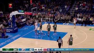 [Highlight] Hectic Thunder possession ends in a Chet and-1 (with replay)