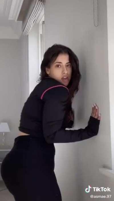 asmae could get my 20 incher tho 😩😫💦💦