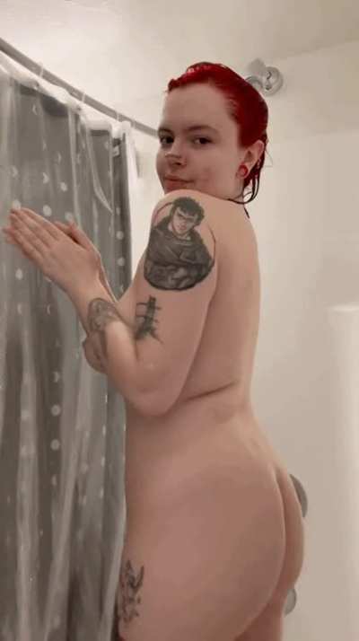 new 20 minute shower/shave video is now available on my onlyfans! it’s 5$ to sub right now! includes a free rating🧼🪒