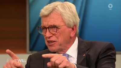 Volker Bouffier bei Anne Will gestern - Eigentlich wäre Saskia Esken an der Reihe gewesen, Hessens MP sieht das etwas anders... und redet trotz mehrerer Aufforderungen einfach weiter