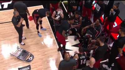 [Highlight] Udonis Haslem throws a chair to the ground during a timeout