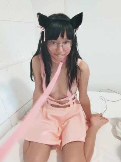 nyann~ gibe headpats or i bite >:(