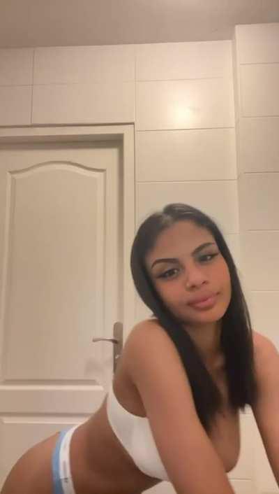 I'm home alone.. please cum over