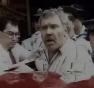 Now why would these officers arrest such a gentleman 🤦🏽