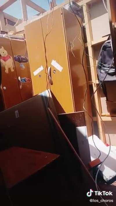 SE CAYO EL TECHO