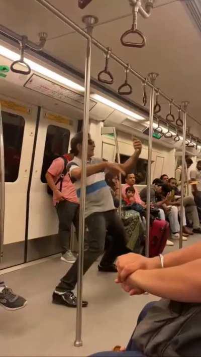 Delhi metro k nazare
