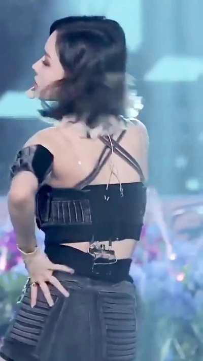 Winter's asking to get fucked in that thight little ass 🍑