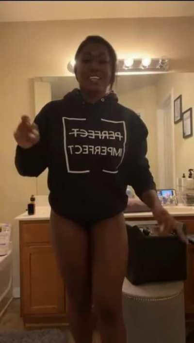 Something light (iamfit twerking in panties from her youtube channel)