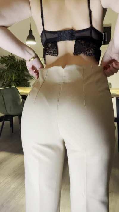 [BA]I wanna let one lucky Redditor cum on my ass multiple times