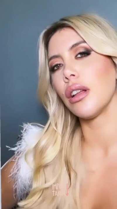 anybody wanna jerk off on this slut with me?