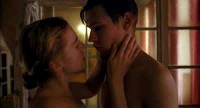 ഇവളുടെ ചന്തിയും മുലയും വയസറിയിക്കും മുന്നേ കമ്പിയാക്കിയിരുന്നു