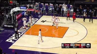 [Highlight] Lillard scores to extend the lead to 3 with 34.7 to go