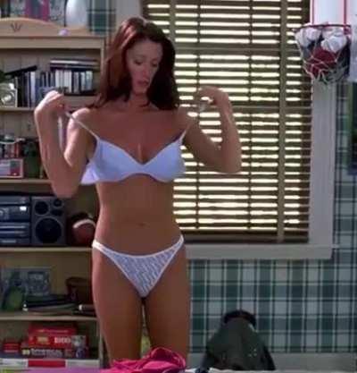Shannon Elizabeth