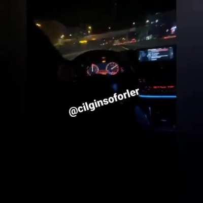 E-5'de makas atarken kaza yapan BMW