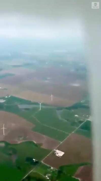 Pilot got an up-close view of a funnel cloud while flying over Oklahoma