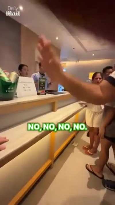 Very epic hotel freakout. (WARNING: Sandpaper on chalkboard meets cat who smokes unfiltered American Spirit tobacco kinda-voice..)