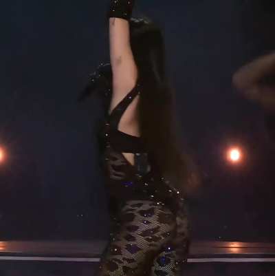 That grind of dua is so amazing 🥵