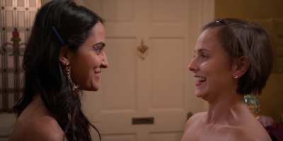 Pauline Chalamet & Amrit Kaur -The Sex Lives of College Girls (S01, E02)