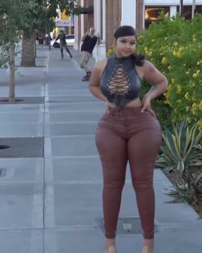 Bih thick as hell😵‍💫