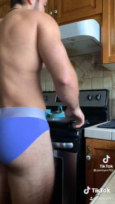 What colour was his a- (Credits to joereyes732 on TikTok)