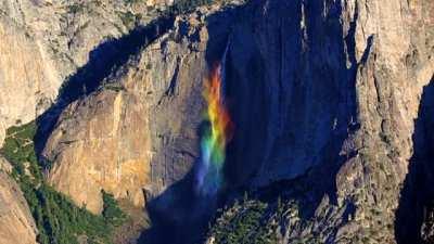 Радужный водопад в Йосемитском Национальном парке