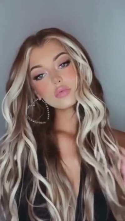 So seductive and powerful Loren is perfect and so intimidating 😫