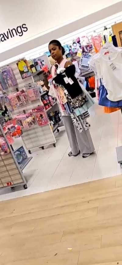 She's 🔥🔥🔥🍑🎂🤬