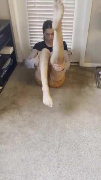 Lindsey Shaw barefoot custom from her cameo home page