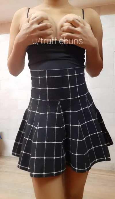 23[OC] Your petite brown girl enjoying a butt plug in ass! 🍑