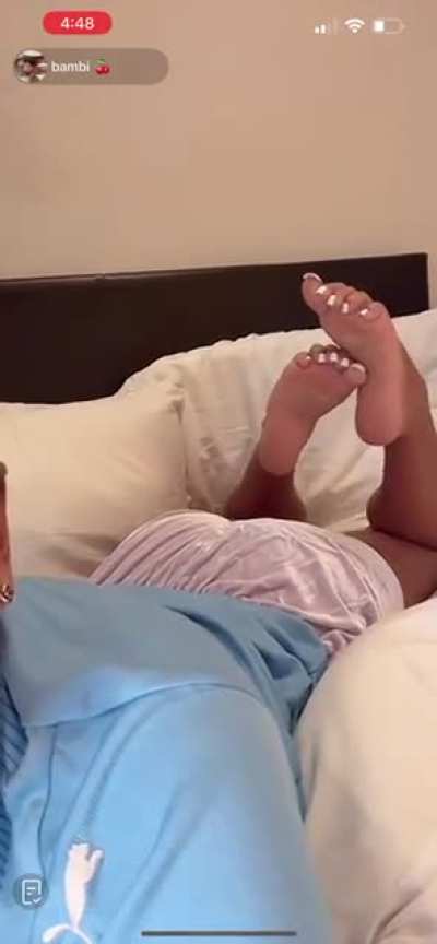 Countdown with pretty feet