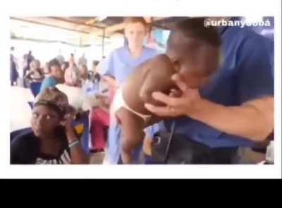 This doctor literally knows how to make babies stop crying 