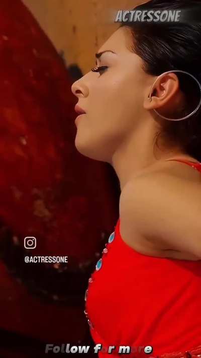 Hansika hot sexy fucking figure in beach 