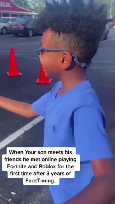 Two kids who have been gamer friends for 3 years finally meet IRL