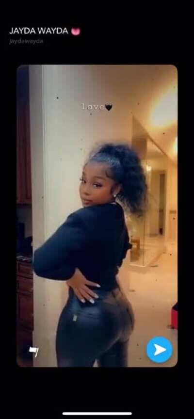 Her ass tho 😛😛