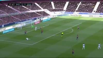 Barcelona - Real Madrid 24' - Neto's save on Benzema
