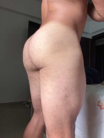 I never stop training my glutes hard every day.