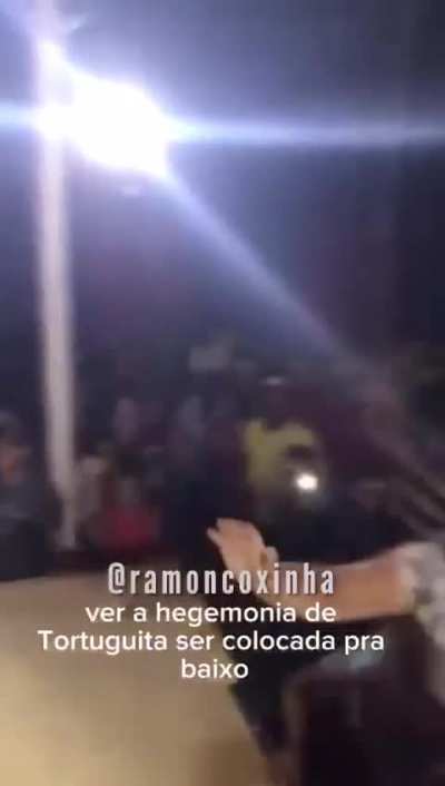 Não acredito que eu torci pelo cara. Meu, quem torce pra uma competição dessas?