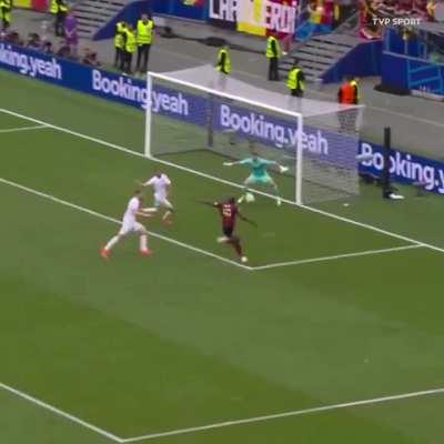 Roman Lakaka is back baby