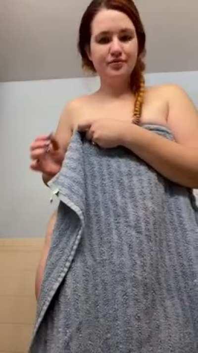 Thick MILF towel drop