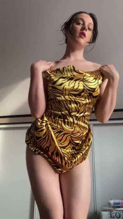 looking for a daddy i can give the guac guac 3000