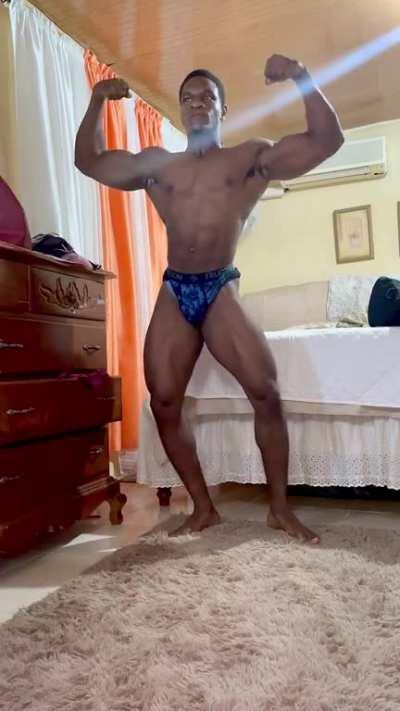 Natural | 7 weeks out Amateur JNR Competition in Jamaica | 3 years training | 23 years old, 5’8
