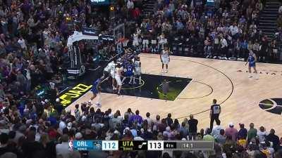 [Highlight] Paolo Banchero drives to the rim to give the Magic the lead with 14 seconds left