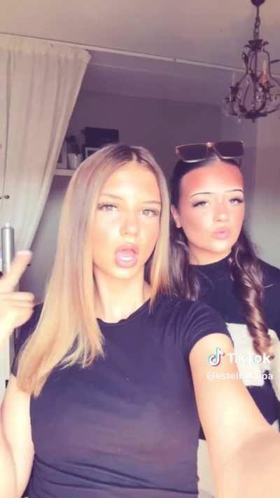 Estelle and Daisy 🍒