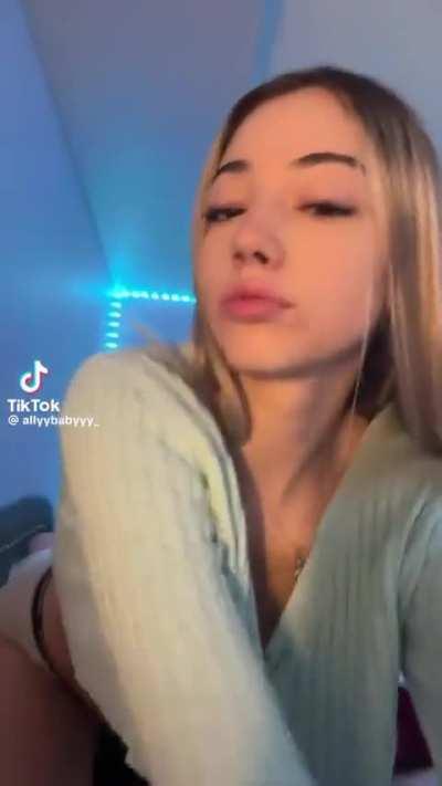 I‘m going to post every day a video/foto of her 🤤