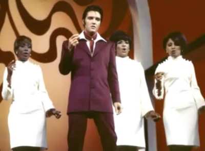 Elvis Presley introduces Darlene Love at the International Hotel in Las Vegas (1969)